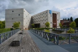 Studijní a vědecká knihovna v Hradci Králové